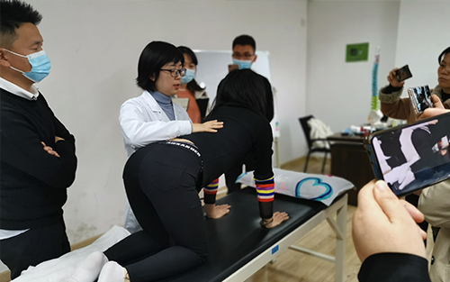 纯手法调盆骨